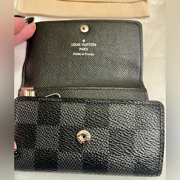 Louis Vuitton Damier Graphite 6 Key Holder - Picture 10 of 12